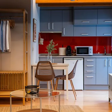 Apartman Edificio Aire Morito Rozando Agujas De La Catedral De Burgo